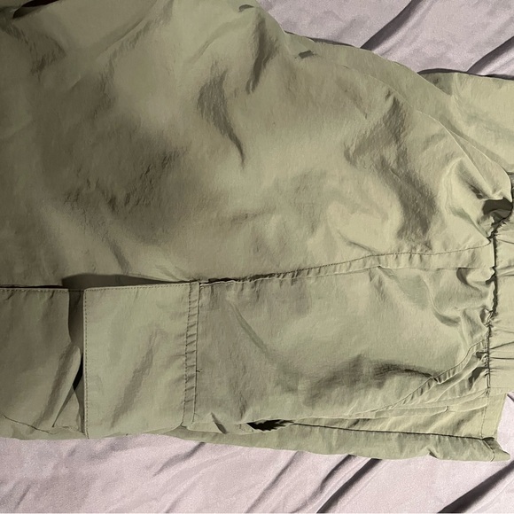 Halara XL cargo flare leg pants - Picture 6 of 6